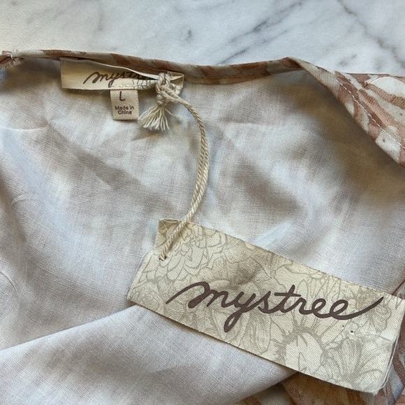 NEW!! Mystree Round Neckline Tiered Bell Sleeve Blouse-Taupe and Blush-Large - Picture 7 of 8